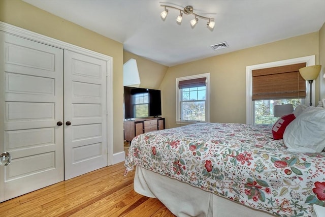 10 Sheffield Rd, Winchester, MA 01890 - bedroom featuring light wood finished floors and a closet