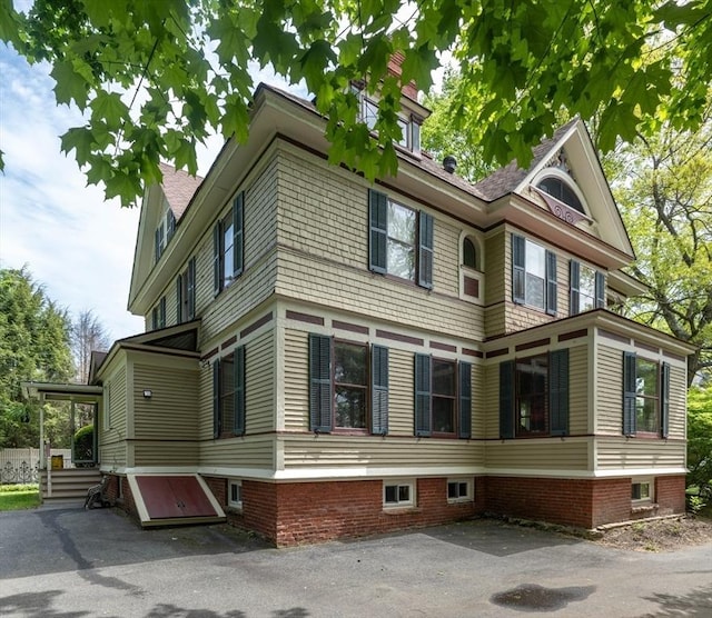 view of side of home