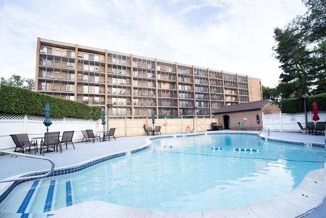 235 Winthrop St Unit 4407, Medford, MA 02155 - community pool with a patio area