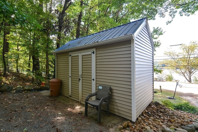 view of outbuilding