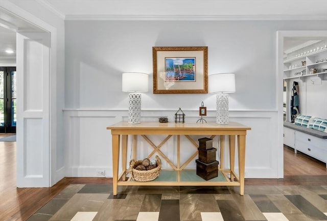 room details featuring hardwood / wood-style floors and ornamental molding