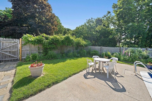 2 Winstead Rd, Weymouth, MA 02189 - view of patio / terrace with outdoor dining space