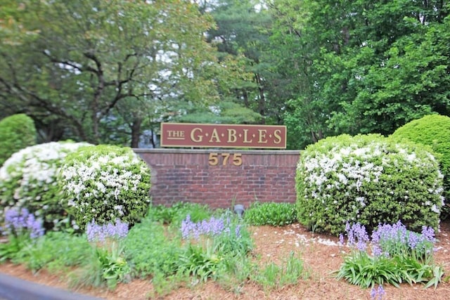575 Bridge Rd Unit 11-2, Northampton, MA 01060 - view of community / neighborhood sign