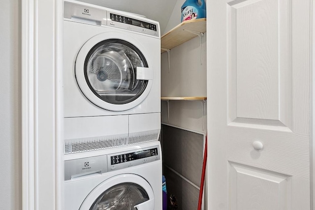 33 N Shore Rd, Westminster, MA 01473 - laundry room with stacked washer / dryer
