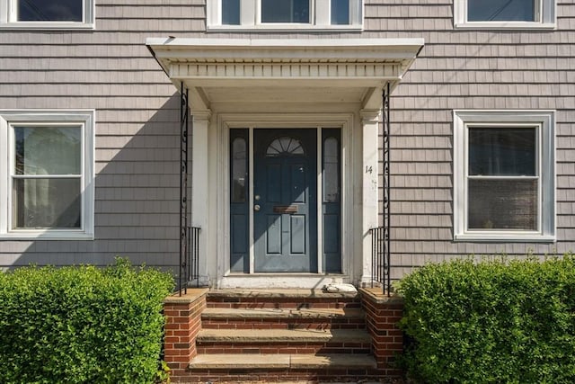 14 Forest Ave, Salem, MA 01970 - view of property entrance
