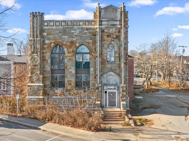 view of front of house