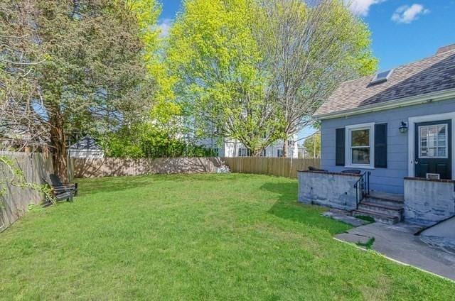 17 Harrison St, New Bedford, MA 02740 - view of yard