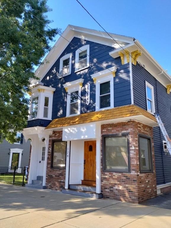 124 Boston St, Salem, MA 01970