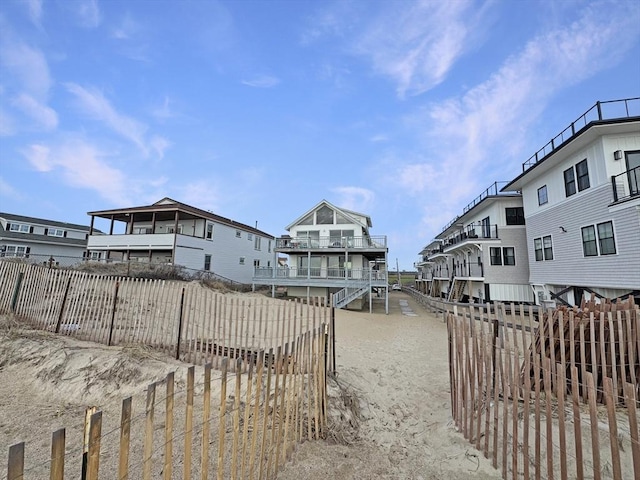498 N End Blvd, Salisbury, MA 01952 - view of property's community featuring a fenced backyard