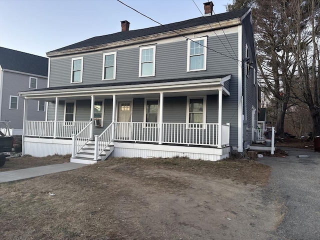 view of front of property featuring a porch