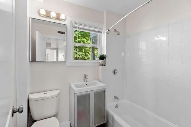 9 Foster St Unit 2, Gloucester, MA 01930 - full bath featuring bathing tub / shower combination and vanity
