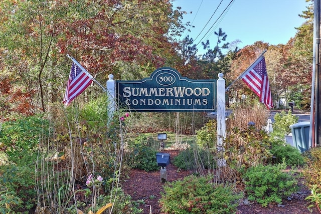 view of community / neighborhood sign