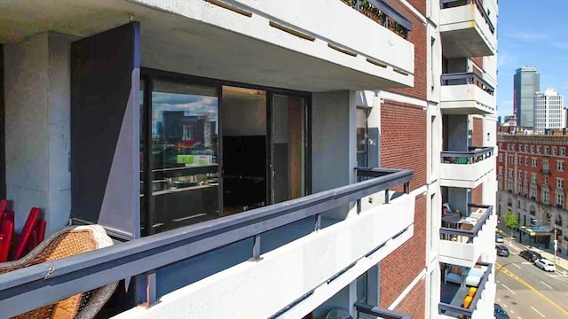566 Commonwealth Ave Unit 906, Boston, MA 02215 - balcony with a city view
