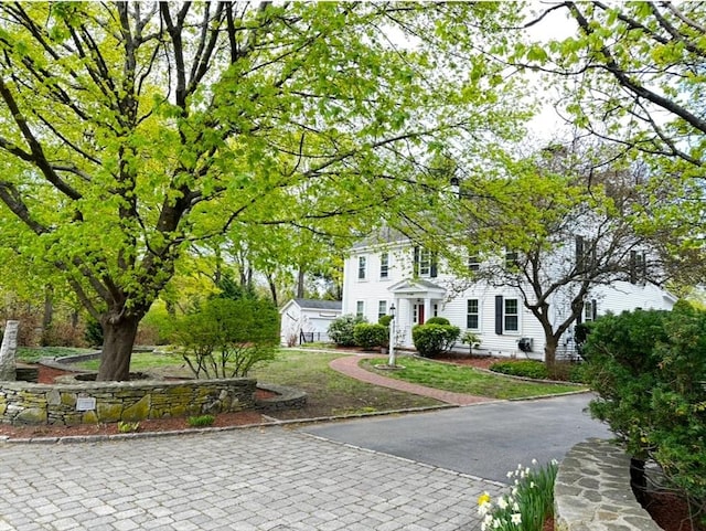 680 Old Connecticut Path, Framingham, MA 01701 - view of community with a lawn