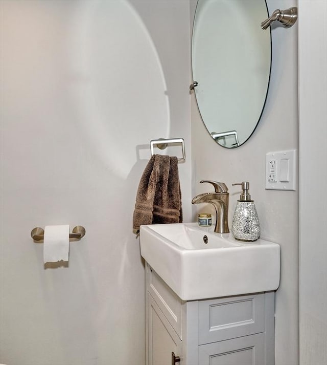 50 Lake St Unit B, Winchester, MA 01890 - bathroom featuring vanity