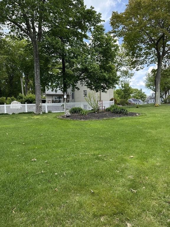 37 Teaberry Ln, Gardner, MA 01440 - view of yard