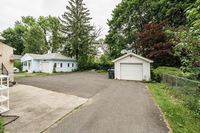 71 Daviston St, Springfield, MA 01108 - detached garage with driveway