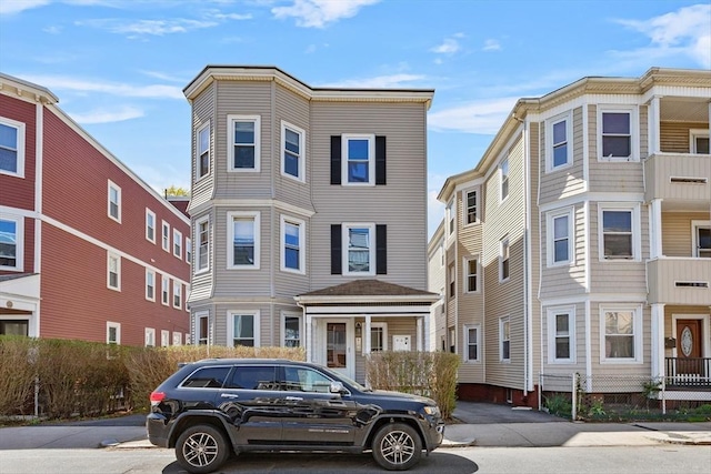 view of front of house