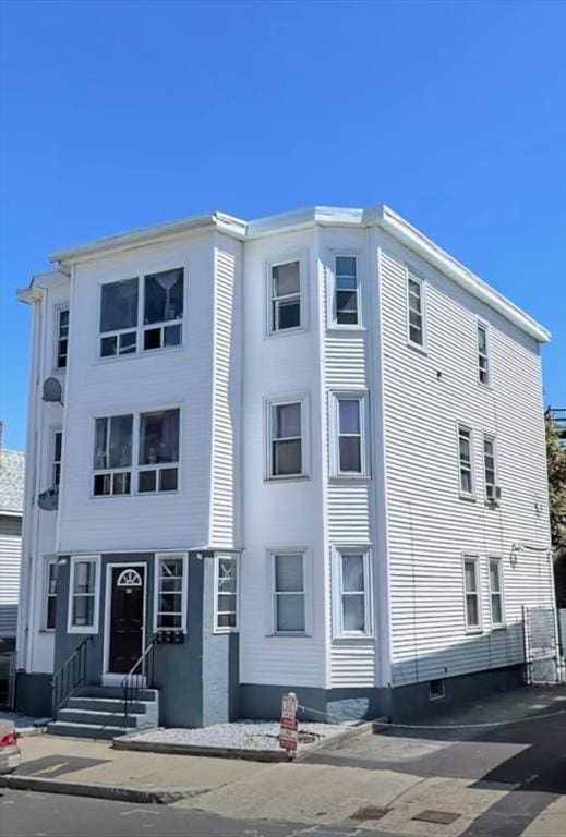 view of front of property featuring entry steps