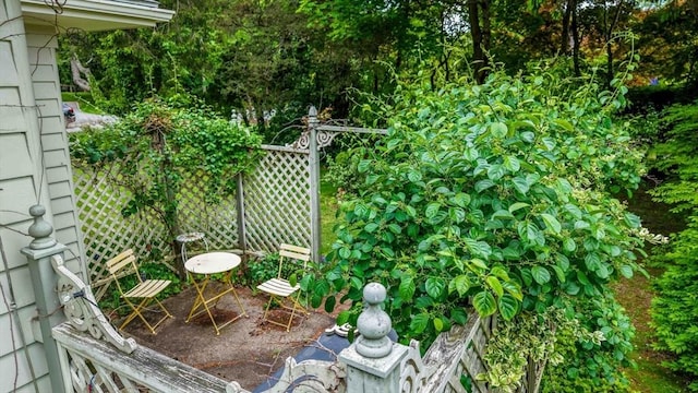 16 Stoneledge Rd, Dartmouth, MA 02748 - view of yard