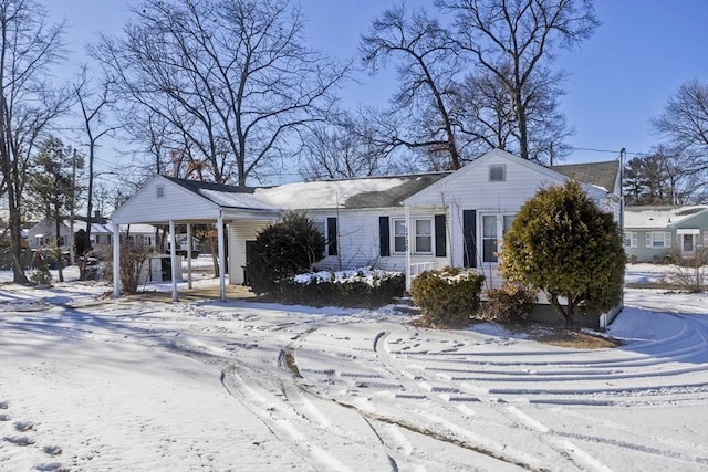 view of front of property