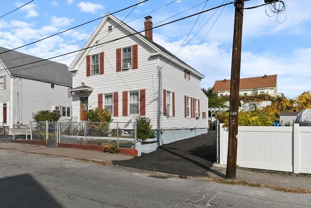 view of front of house