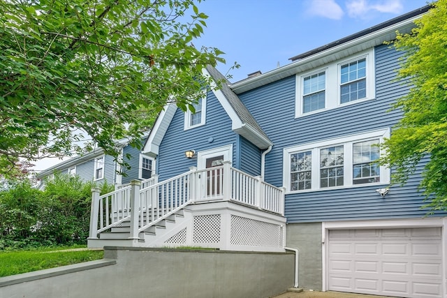 view of front of house featuring a garage