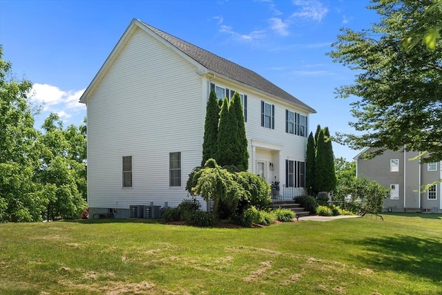 8 Mill River Ln, Rowley, MA 01969 - view of front facade featuring a front yard