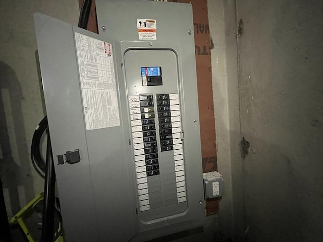 445 Cambridge St, Worcester, MA 01610 - utilities featuring electric panel