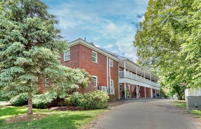 view of building exterior