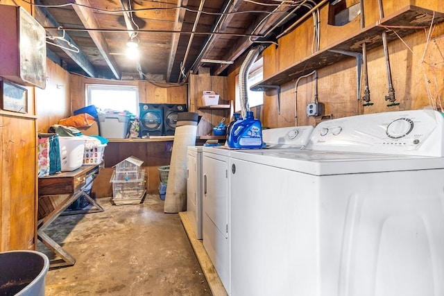 504 Warren, East Providence, RI 02914 - washroom with washing machine and dryer
