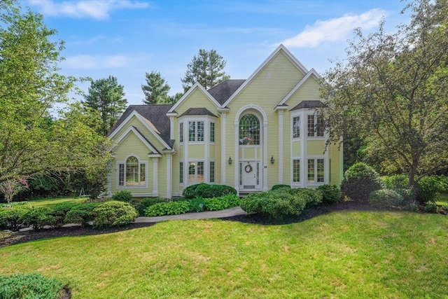 22 Campbell Rd, Middleton, MA 01949 - traditional-style home featuring a front yard