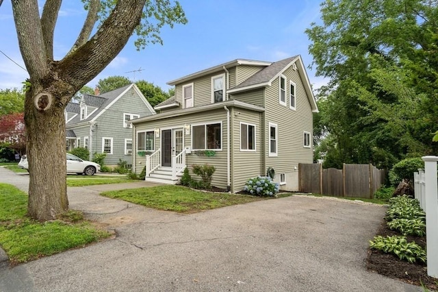 view of front of house