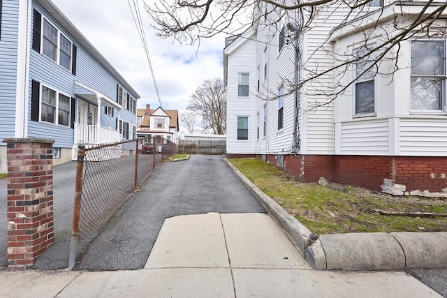 view of road featuring a residential view