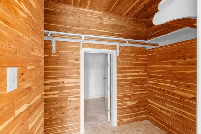 9 William Bradford Rd, Dartmouth, MA 02747 - view of walk in closet