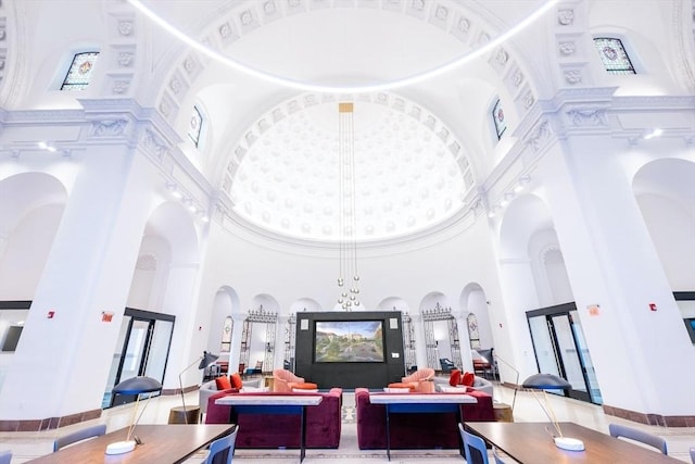 191 Washington St Unit 309, Boston, MA 02135 - community lobby featuring a towering ceiling