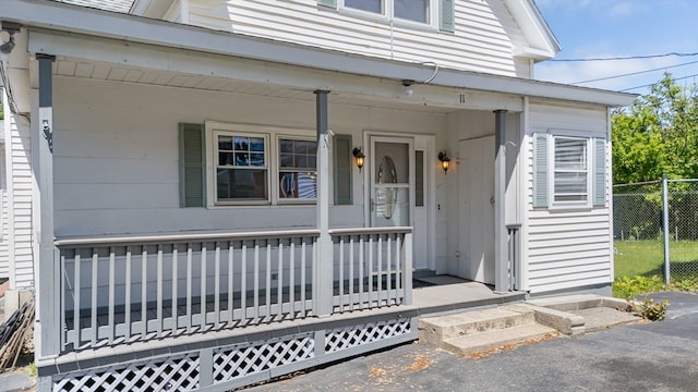 11 Shale St, Worcester, MA 01604 - entrance to property with a porch