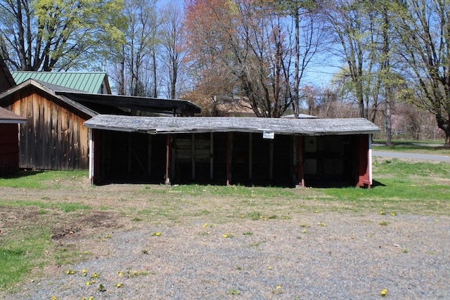 view of outdoor structure
