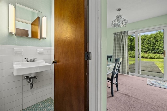 253 Rock St Unit 253, Norwood, MA 02062 - bathroom with a wainscoted wall, tile walls, and wallpapered walls