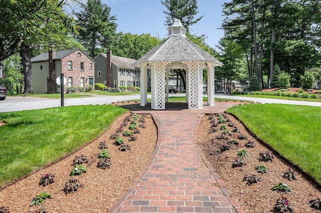 718 Wellman Ave Unit 718, Chelmsford, MA 01863 - surrounding community featuring a gazebo, a yard, and a residential view