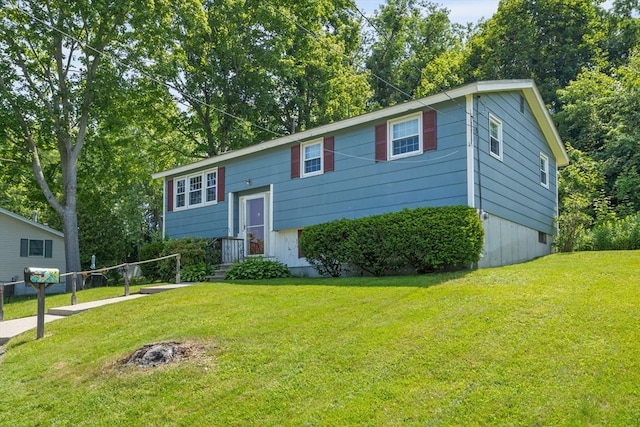 16 Winding Ln, Lowell, MA 01852 - split foyer home with a front lawn