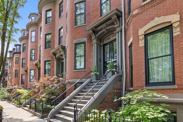 68 W Rutland Sq, Boston, MA 02118 - entrance to property with brick siding