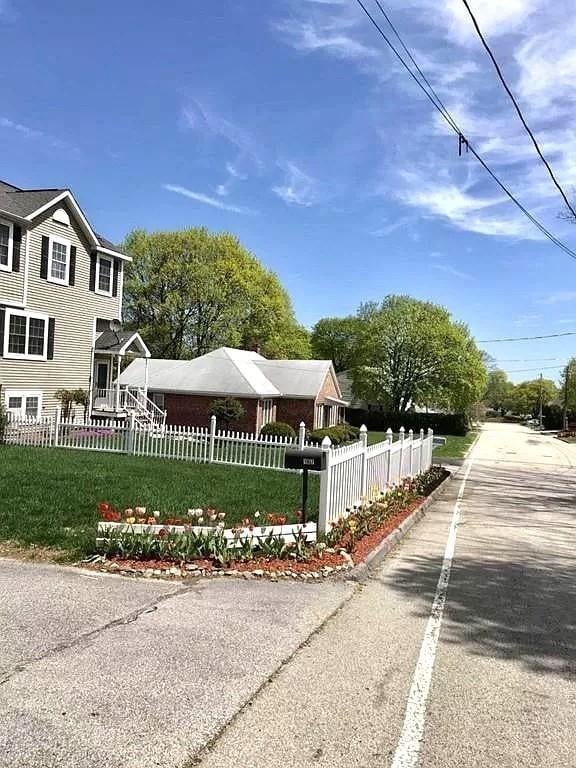 167 Orient St, Worcester, MA 01604 - view of home's community featuring a fenced front yard