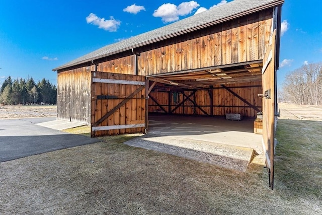 view of outdoor structure with an outdoor structure