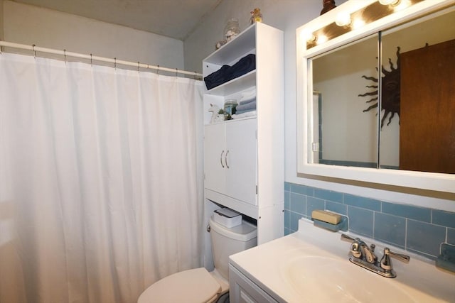 980 Plain St Unit 4, Marshfield, MA 02050 - bathroom with vanity and curtained shower