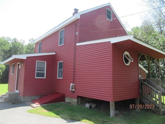 view of side of property