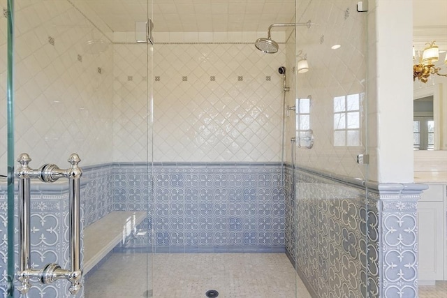 bathroom featuring a tile shower