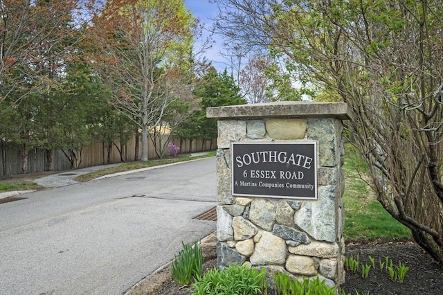 6 Essex Rd Unit 15, Ipswich, MA 01938 - community / neighborhood sign featuring fence