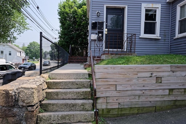 13 Main St, Framingham, MA 01702 - doorway to property