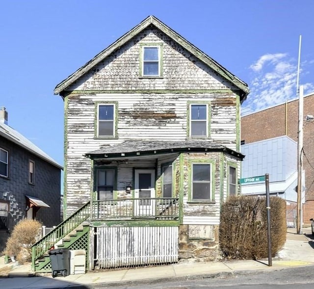 view of front facade with a porch
